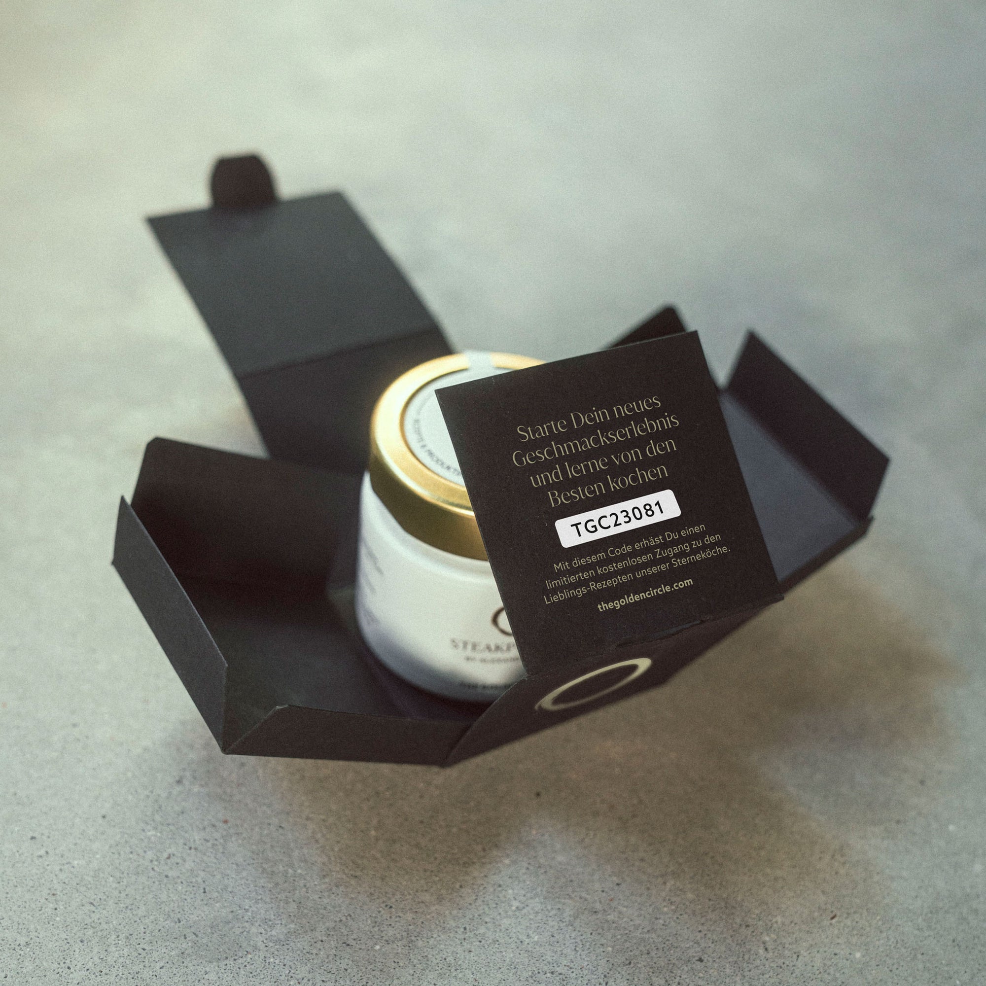 Signature Nº 1 - Geschenk Cube - Alex - inkl. Premium Zugang The Golden Circle